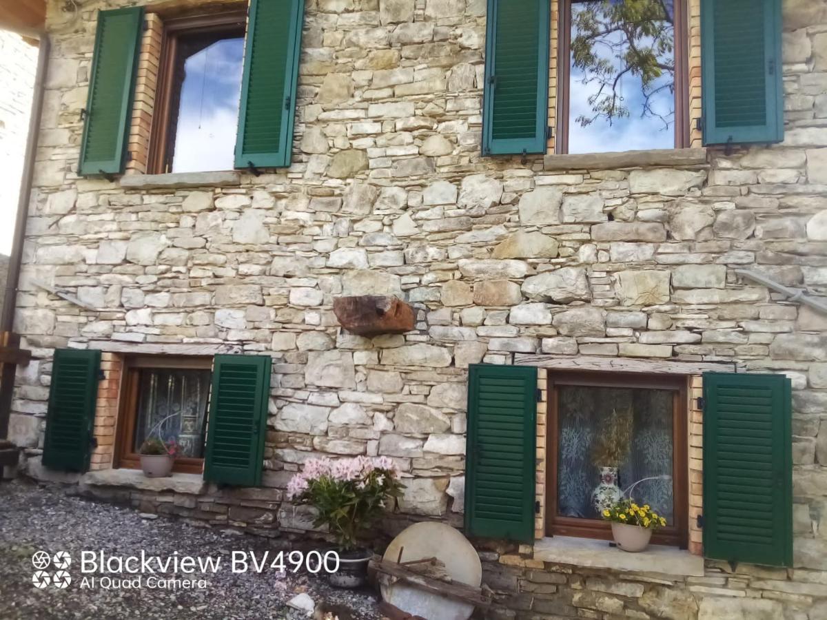 Segarati Relax La Romantica Rocca di Varsi Exterior foto
